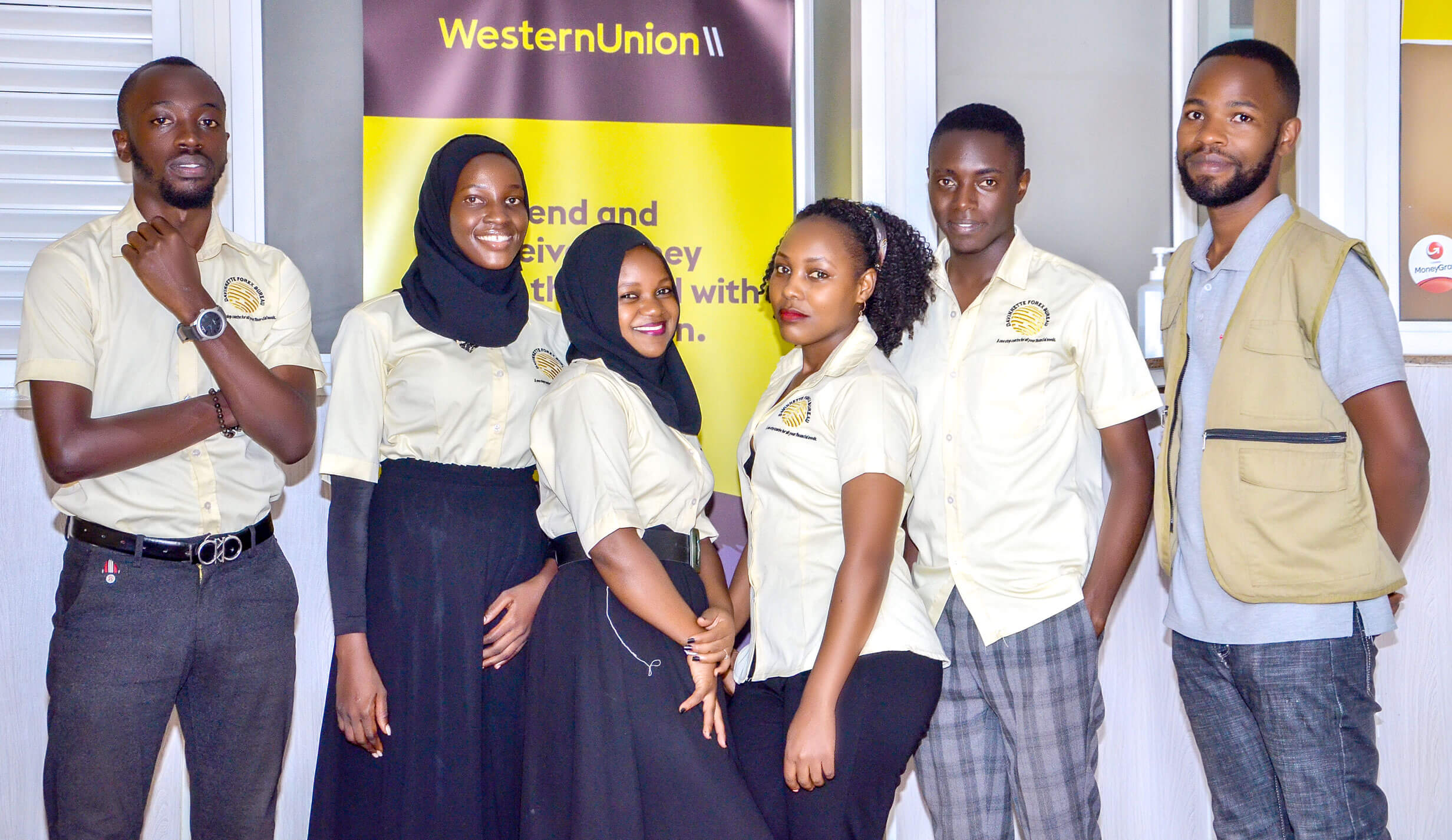 Davinnette staff team